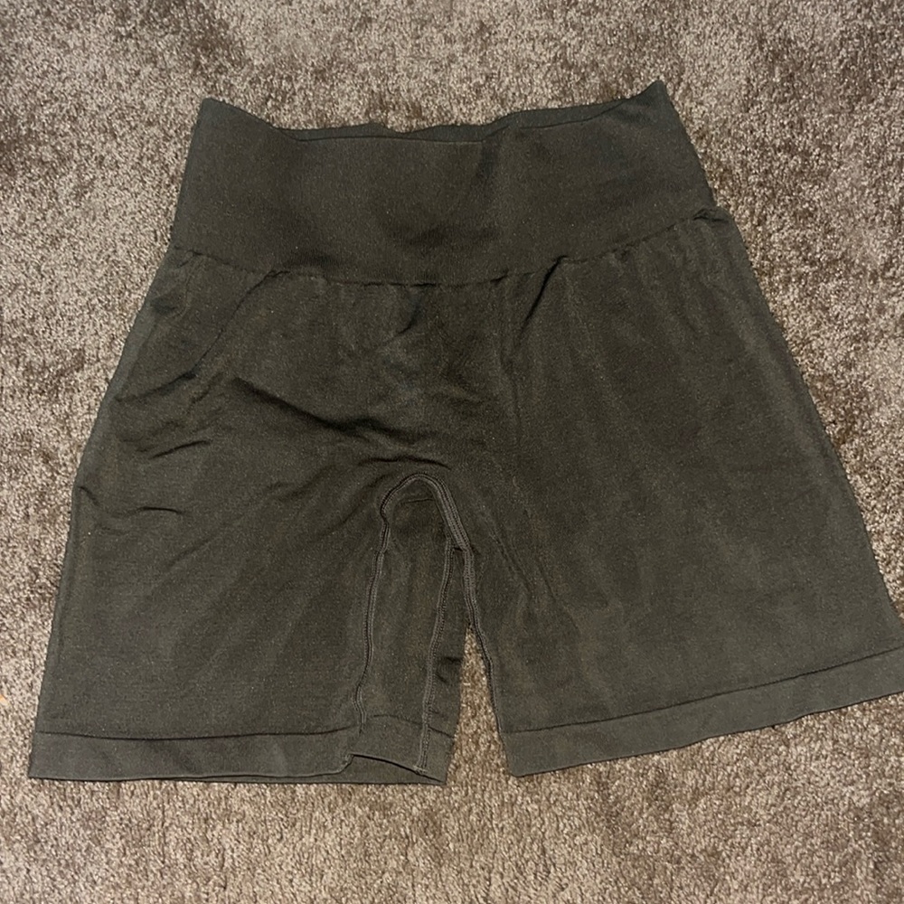 women’s NVGTN excercise shorts
